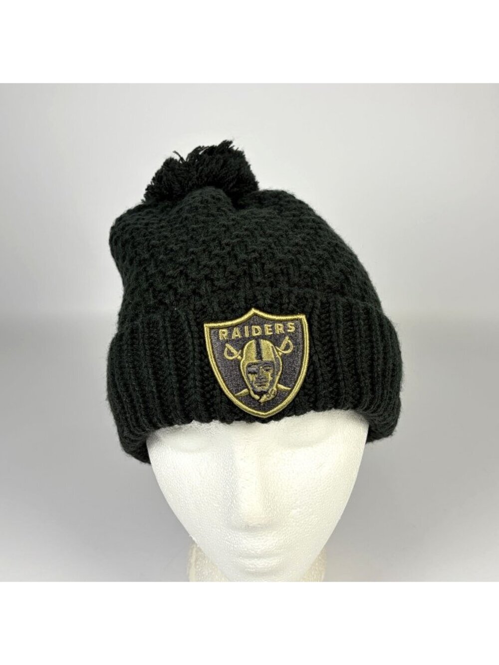 New Era NFL Las Vegas Raiders Cuffed Knit Beanie Hat w Pom-Pom Fleece Lined